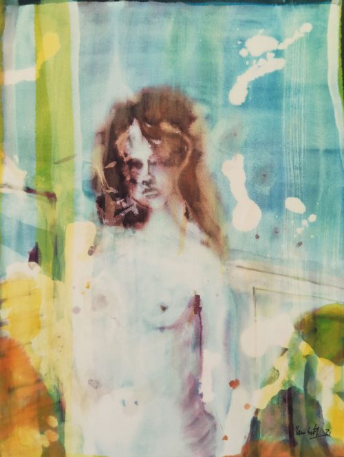 Portrait de la jeune fille en mer