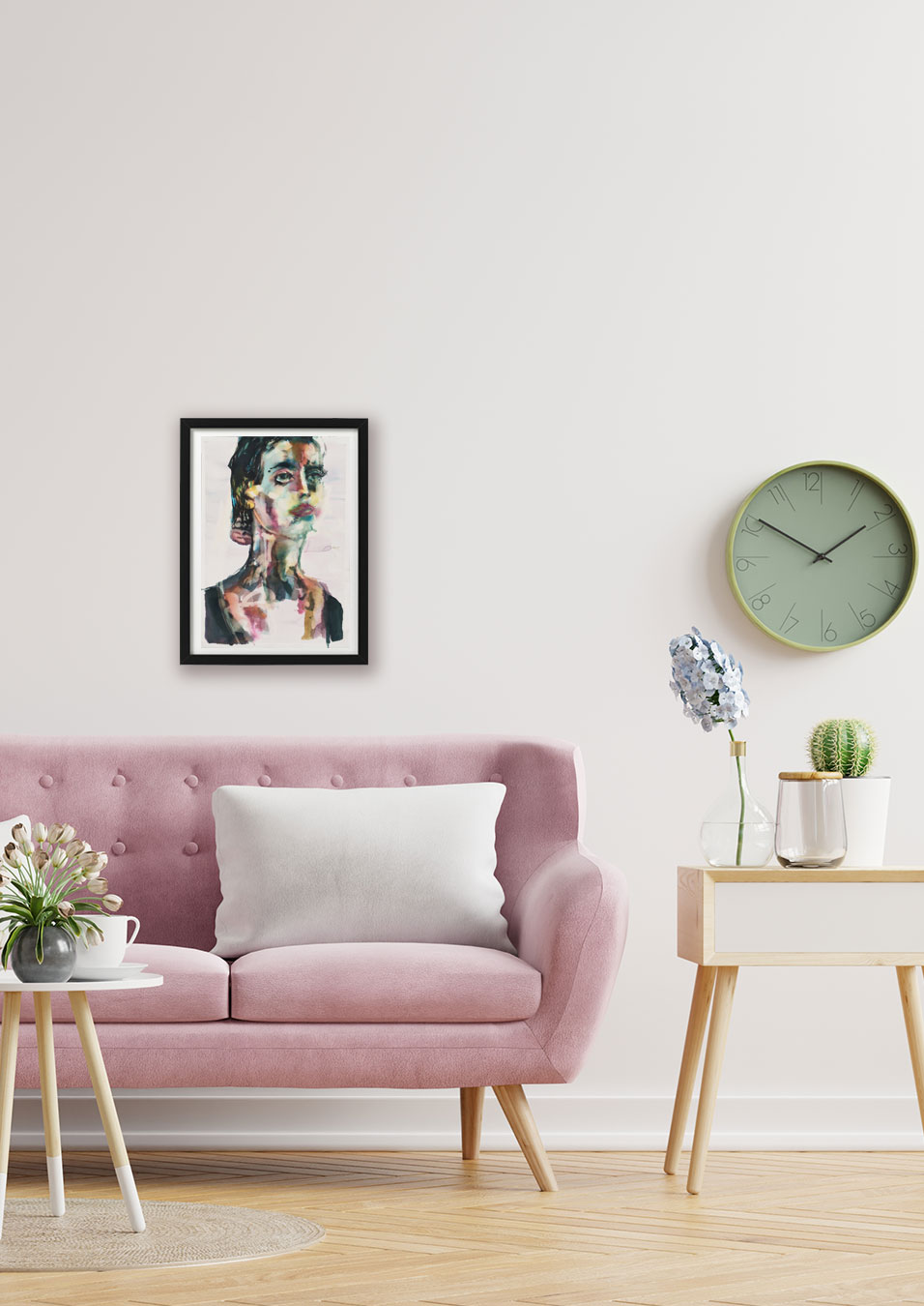 Le portrait de la Femme Aquarelle dans un intérieur avec canapé rose